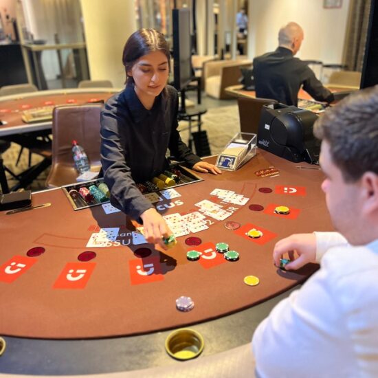stagiaires en phase de paiement lors d'une simulation de partie