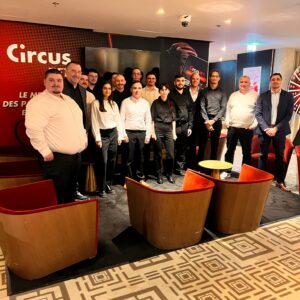 groupe de futurs croupier au club circus