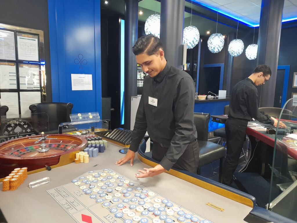 Croupier à la roulette